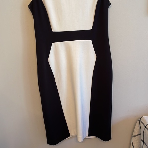 Calvin Klein dress size 6 fitted beautifully in great condition - Picture 4 of 6